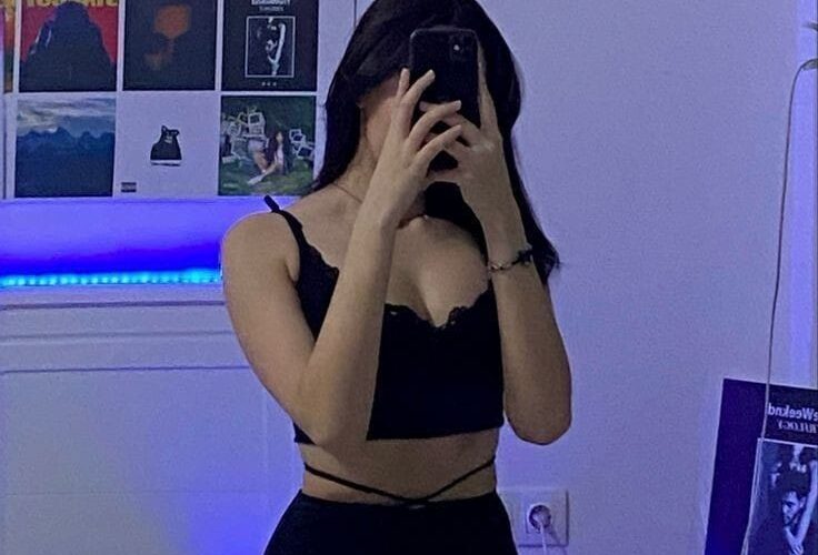 Kıbrıs Escort Bayan Melis Özel Anlar